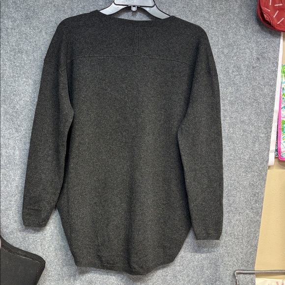 Eric Bompard Pure Cashmere Charcoal V-Neck long sleeve Sweater M - Picture 7 of 10